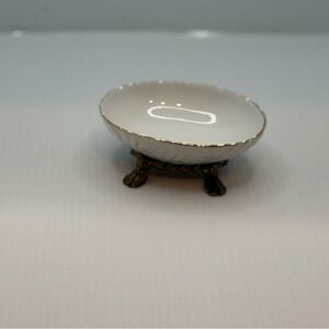 Vintage Stylebuilt Gold Ormolu Tassel Foot Ceramic Soap Dish